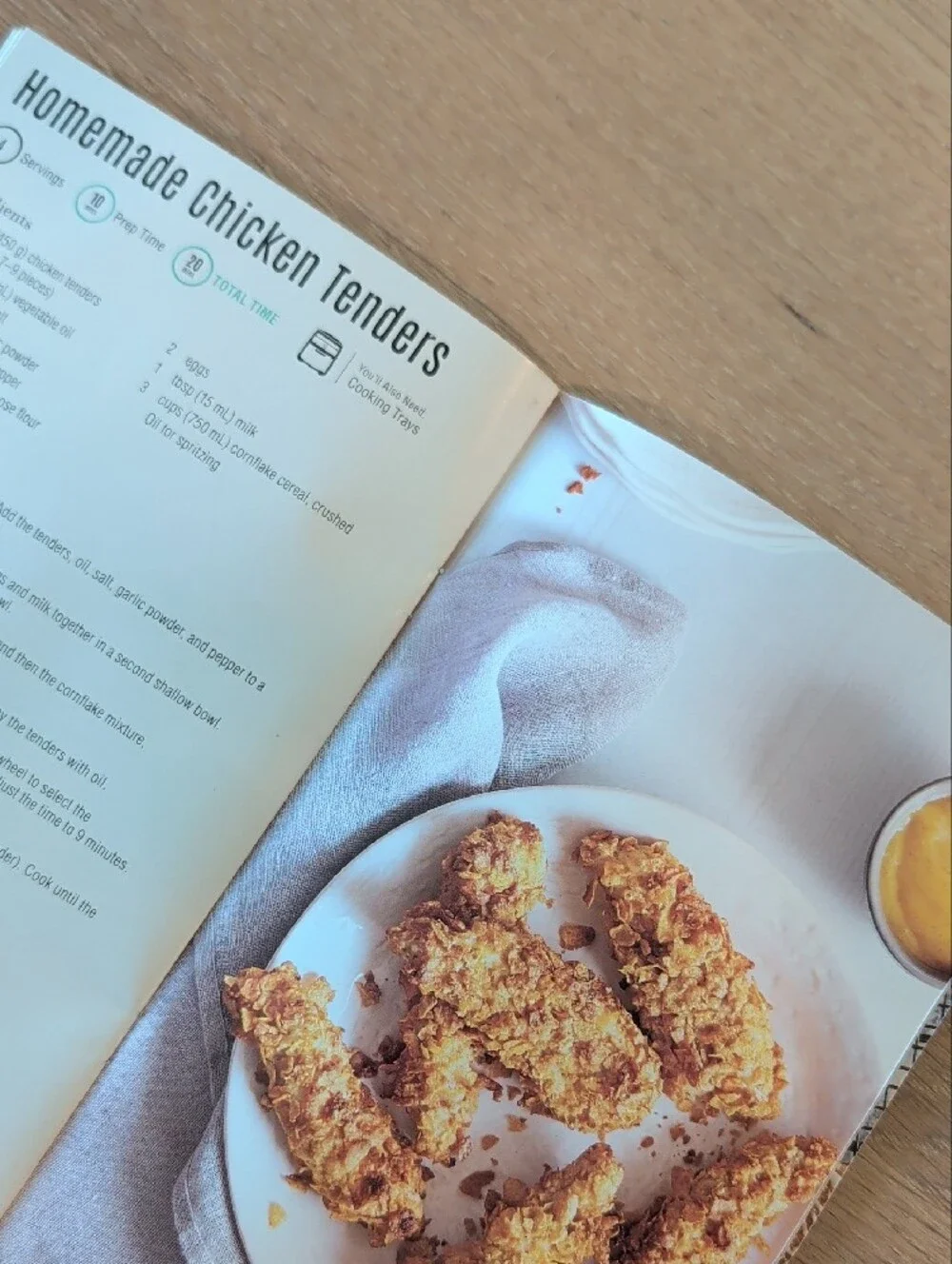 7 Pampered Chef Recipe Booklets.